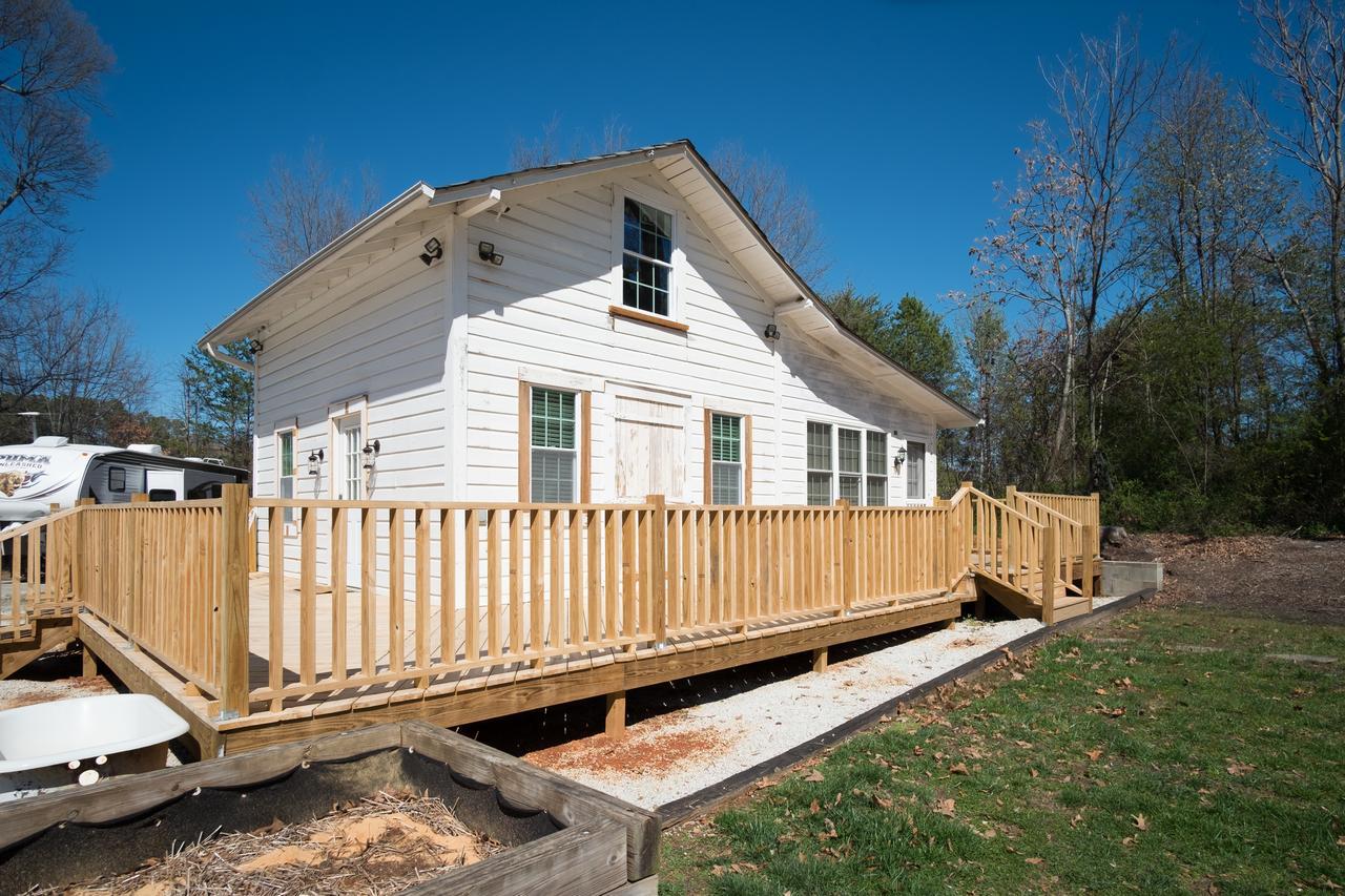 Swamp Rabbit Inn Travelers Rest Exterior foto